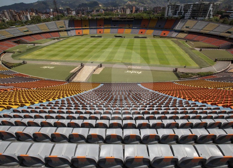 Aunque el fútbol pueda reanudarse en Colombia, por mucho tiempo veremos los estadios así, con las butacas vacías, situación que genera incertidumbre entre los abonados. FOTO Edwin Bustamante 