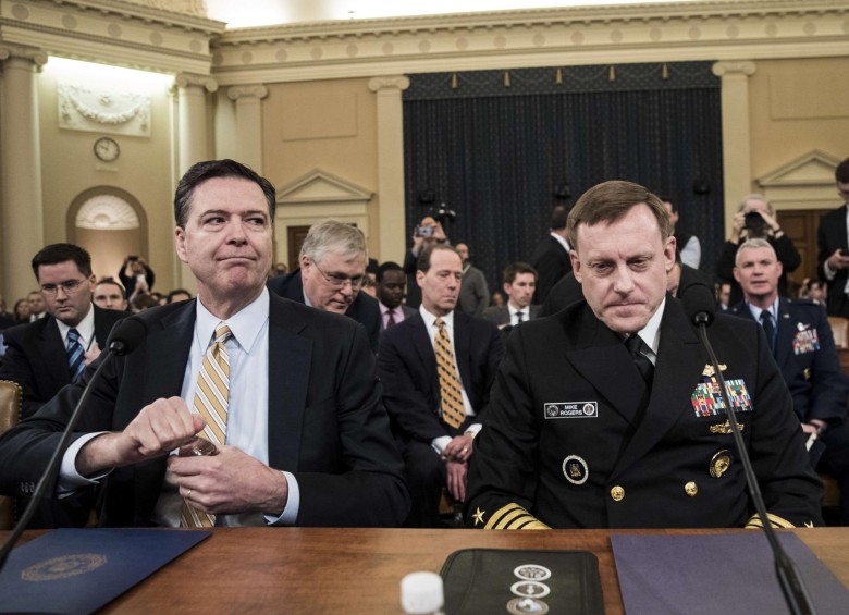 El director del FBI, James Comey y el de la NSA, Mike Rogers, reconocieron ante el Congreso las investigaciones a Trump. FOTO AFP