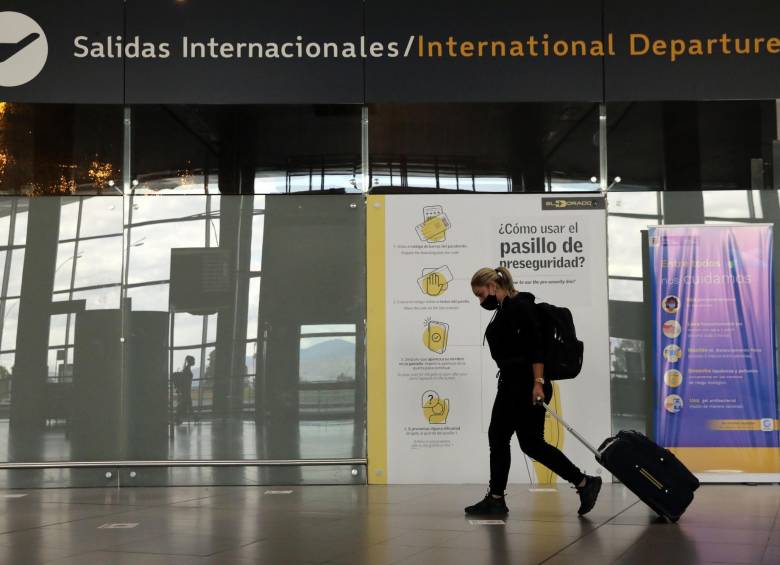 Aeropuerto El Dorado de Bogotá tiene laboratorio de pruebas covid. FOTO: EFE