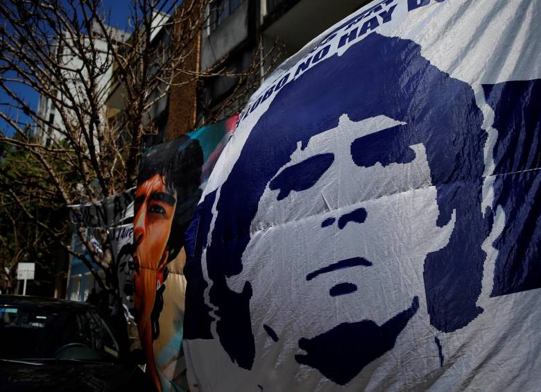 Han sido múltiples las demostraciones de cariño de los argentinos hacia Diego Maradona. FOTO EFE