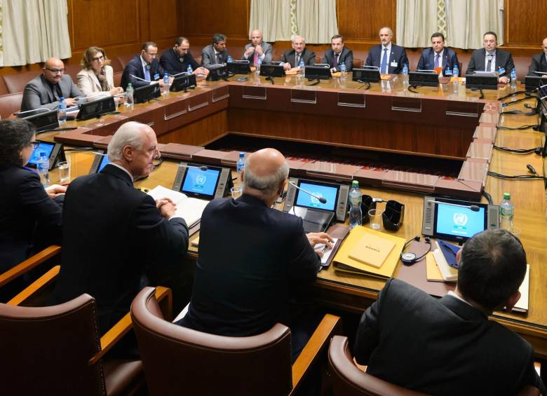 De Mistura se ha reunido en días pasados con los representantes de ambos bandos, sin lograr de momento avances. FOTO afp