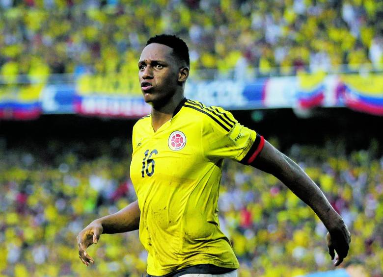 Yerry Mina debutó en Eliminatoria ante Paraguay, el pasado 6 de octubre, mostrándose solvente. Luego, con el gol ante Uruguay, demostró que está para ser titular en la Tricolor. FOTO AP