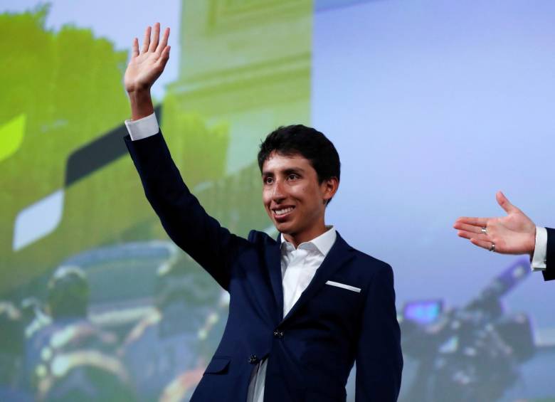 Egan Bernal, uno de los ciclistas más ovacionados ayer en París. FOTO REUTERS