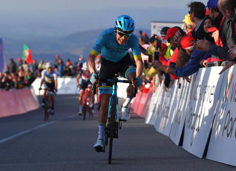 Miguel Ángel López acumula un tiempo de 9:42.21 en la Vuelta al Algarve, que finaliza mañana con una CRI. FOTO Cortesía Astana 