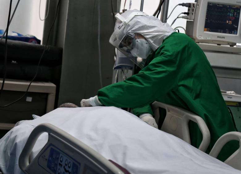 El personal médico espera, desde hace seis meses, que les entreguen la prima prometida por el Gobierno. FOTO COLPRENSA