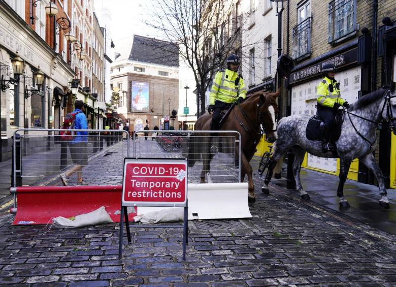 Cerca de 23 millones de británicos se verán afectados por esta drástica decisión. FOTO EFE