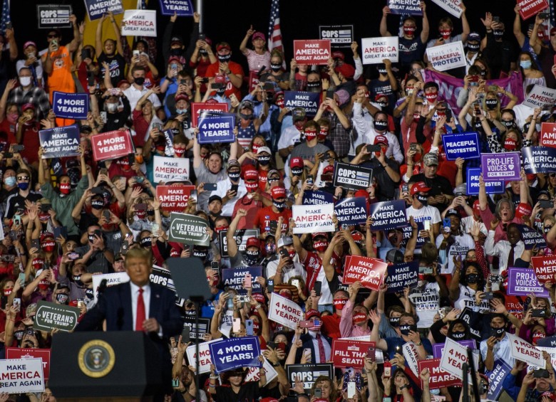 En Gastonia, Carolina del Norte, se calcula que cerca de 23.000 personas se agolparon para ver a Trump el pasado 21 de octubre. FOTO AFP