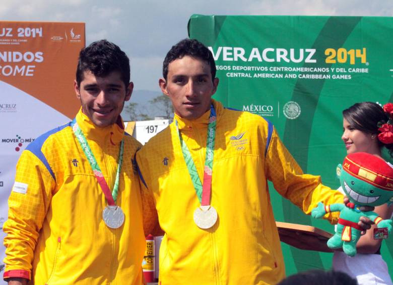 Brayan Stiven Ramírez (derecha) y Fernando Gaviria fueron oro y plata este domingo en la contrarreloj individual masculina de los Juegos Centroamericanos y del Caribe. FOTO COLPRENSA