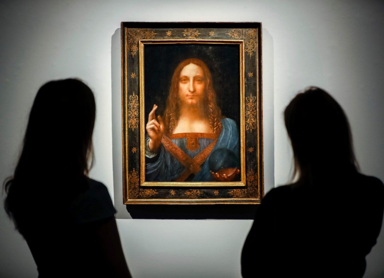 450 millones de dólares pagó quien compró esta obra. Los museos de Louvre, el francés y el emiratí, han intentado exponerlo, sin fortuna, a propósito de los 500 años de la muerte de Da Vinci. FOTO afp