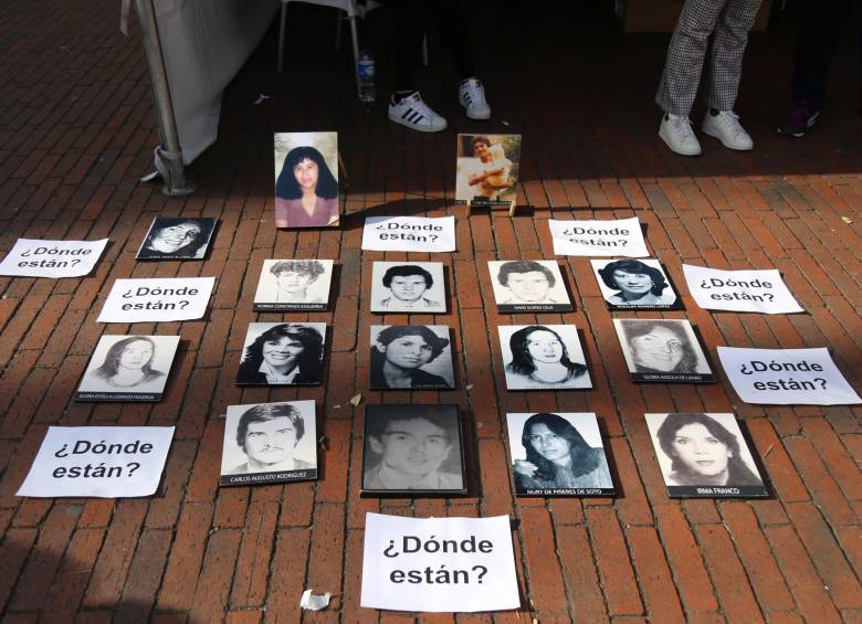Imagen de archivo. Acto conmemorativo sobre el Día Internacional de las Víctimas de Desapariciones Forzadas, el 30 de agosto, en el Parque de Lourdes. FOTO: COLPRENSA