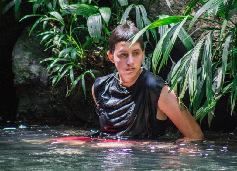 Aunque Monos es filmada en el páramo y la selva colombiana, no hay un territorio específico. Son jóvenes atrapados por la naturaleza, la guerra y sus miedos en plena adolescencia. Foto: Cortesía película 