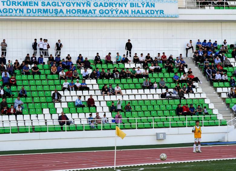 Turkmenistán se declara libre de coronavirus y reanuda el fútbol