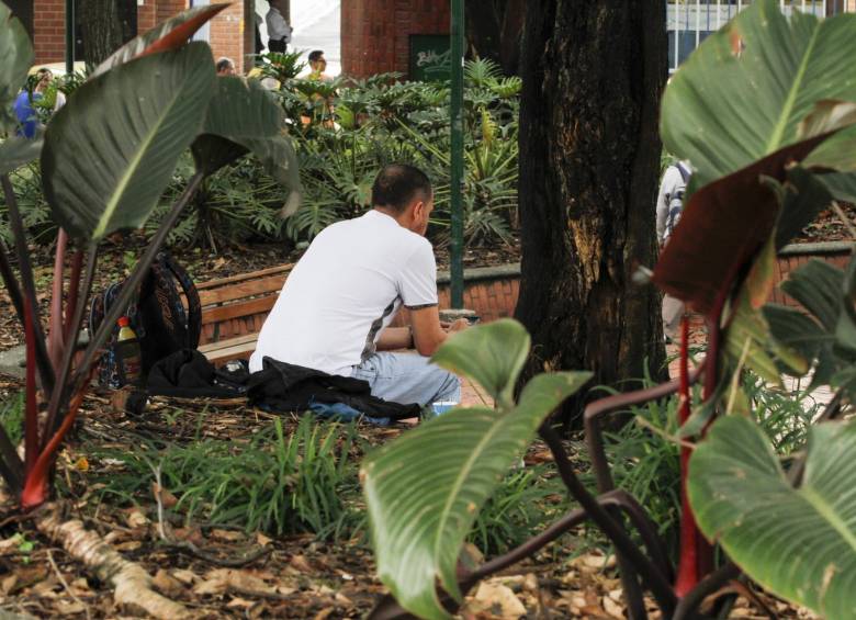 El Parque del Poblado es el lugar más usado de Medellín con zona de WiFi libre. FOTO Edwin Bustamante