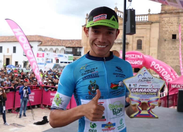 Brayan Sánchez (Orgullo Paisa), ganador de etapa, después de dos segundos lugares (prólogo y Sáchica).