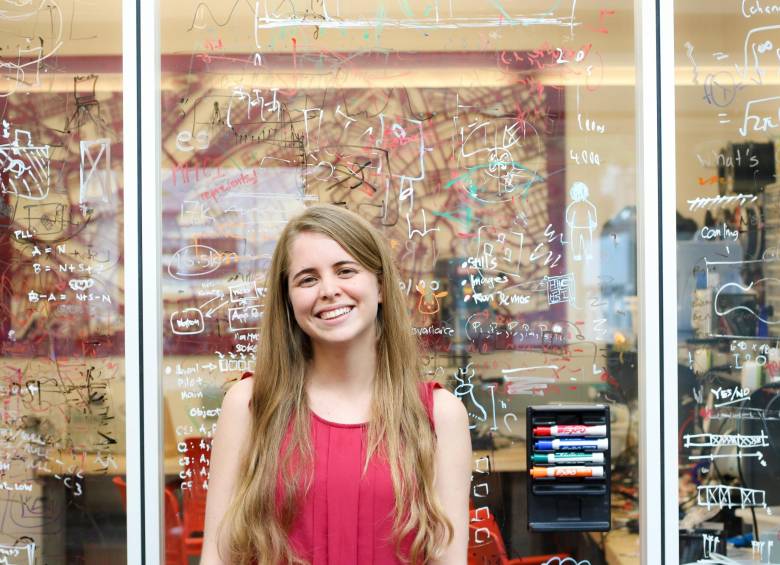 Stephanie Valencia, creadora de Ijwi, un dispositivo de código abierto, accesibles y de bajo costo, dirigido a niños con autismo no verbal y con parálisis cerebral.