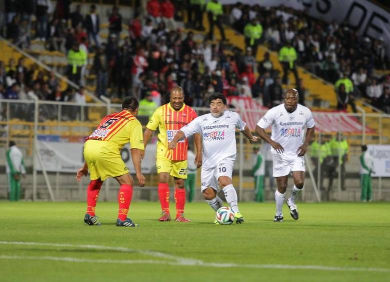 Esta viernes se disputó el Partido por la Paz, en donde participó el exfutbolista argentino, Diego Armando Maradona. FOTO COLPRENSA