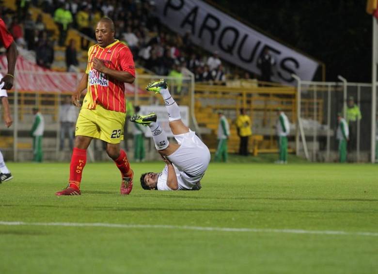 ‘Oe, oe, oe, oe, Diego, Diego’ fue el canto que más se escuchó desde las tribunas. FOTO COLPRENSA