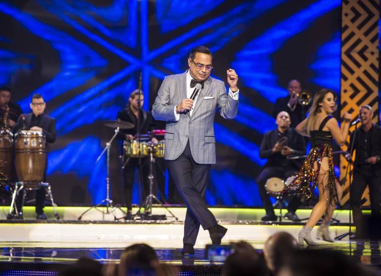 Gilberto Santa Rosa fue una de las estrellas musicales que amenizaron la velada de elección y coronación en Medellín. FOTO: CARLOS VELÁSQUEZ