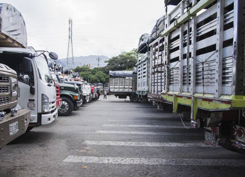El transporte de carga señala que aumentos en mezclas de diésel y gasolina con biocombustibles presionaría alza en el sector. Foto: Archivo.