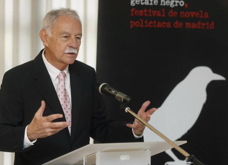 Eduardo Mendoza recomendó la lectura de los clásicos en su discurso de recibimiento del Premio José Luis Sampedro de narrativa negra. Foto Efe