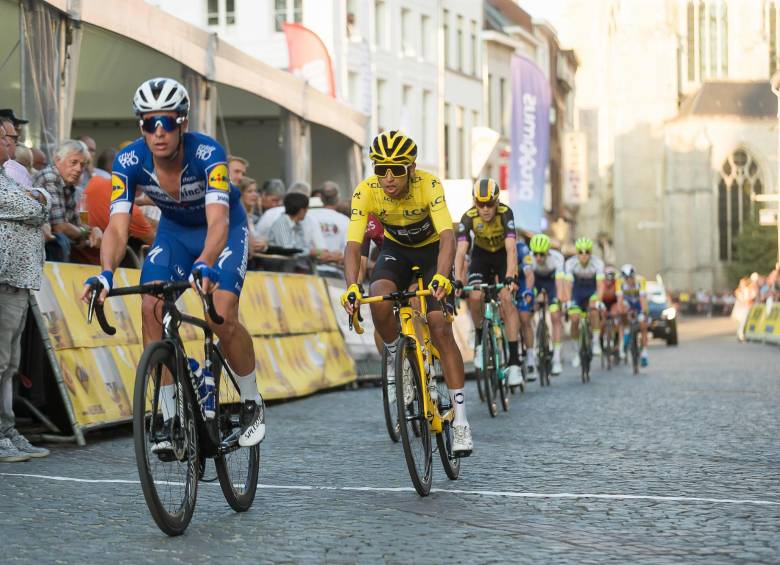 No se habían cumplido 24 horas de su gran triunfo en el Tour de Francia y Egan Bernal volvía a estar en la carretera, esta vez en Bélgica donde terminó segundo. FOTO AFP