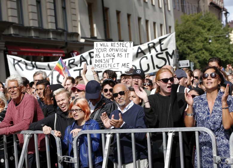 Unos 300 neonazis se manifiestan en Estocolmo bajo intensos abucheos