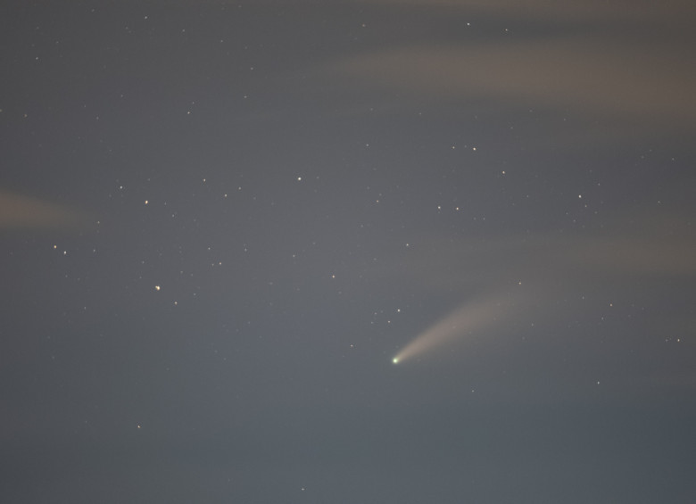 Esta imagen del cometa se tomó desde San Pedro de los milagros, a 45 minutos de Medellín. Hay desde otras zonas del país. FOTO Cortesía Johnny Noreña del Grupo de astronomía observacional Kepler