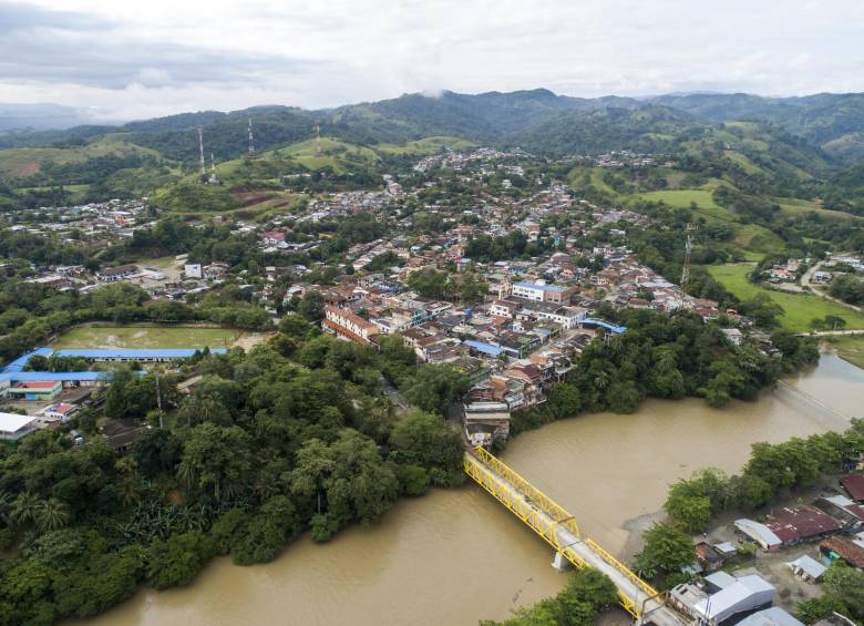 Imagen de referencia: panorámica del casco urbano de Tarazá. FOTO ESTEBAN VANEGAS