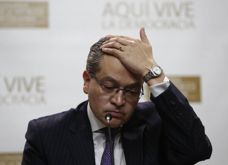 El procurador entrante, Fernando Carrillo, advierte que estará al frente de la implementación del proceso de paz y que no se puede traicionar la confianza de los colombianos. FOTO colprensa