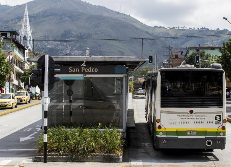 El “elefante blanco” de metroplús, la estación San Pedro, está ubicada sobre la calle 67 entre carreras 49 y 50. A menos de tres cuadras hay dos paradas: Hospital y Palos Verdes. FOTO JAIME PÉREZ