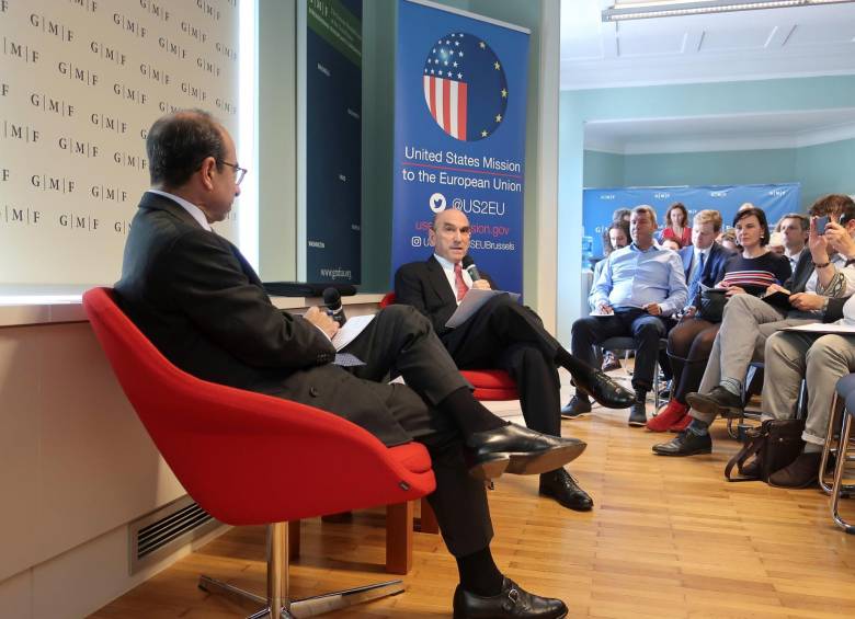 Estados Unidos le pide a la UE imponer más sanciones a Venezuela