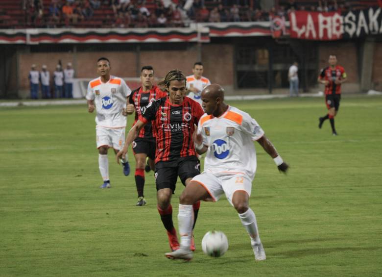 Aunque Cúcuta fue más incisivo que Envigado en el segundo tiempo, el empate fue un resultado justo. FOTO colprensa
