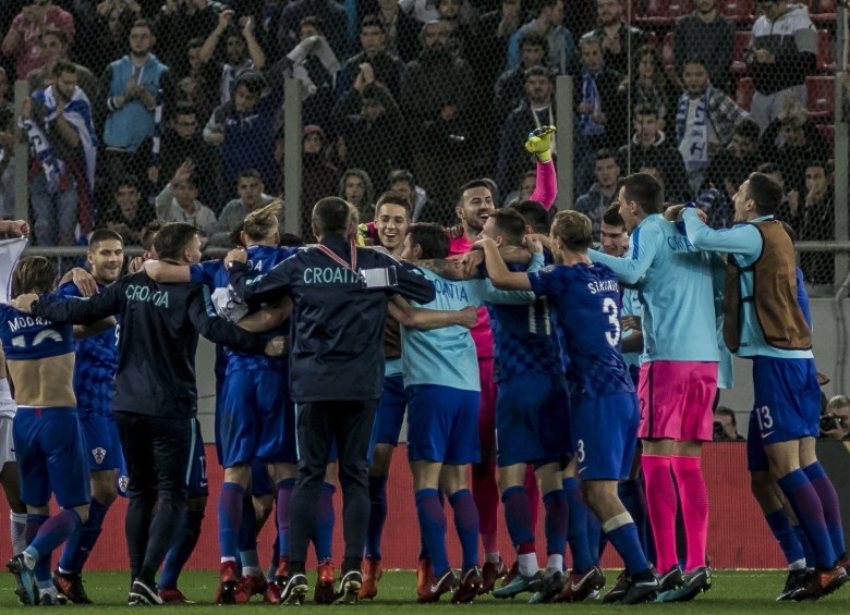 Modric, Rakitic y compañía celebran el cupo a Rusia 2018. FOTO EFE