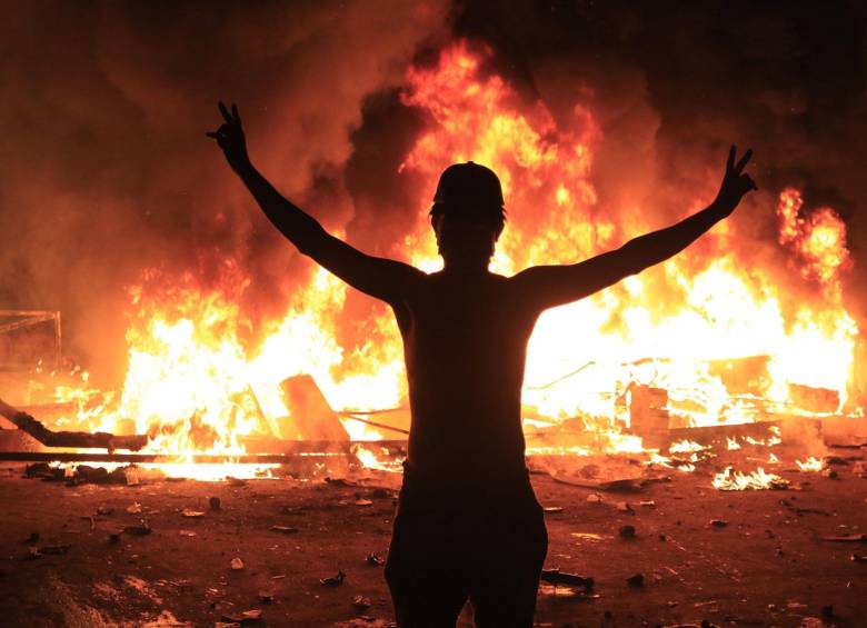 Imagen de las protestas en Irak tomada el 29 de octubre de 2019 en la ciudad de Kerbala. FOTO: EFE