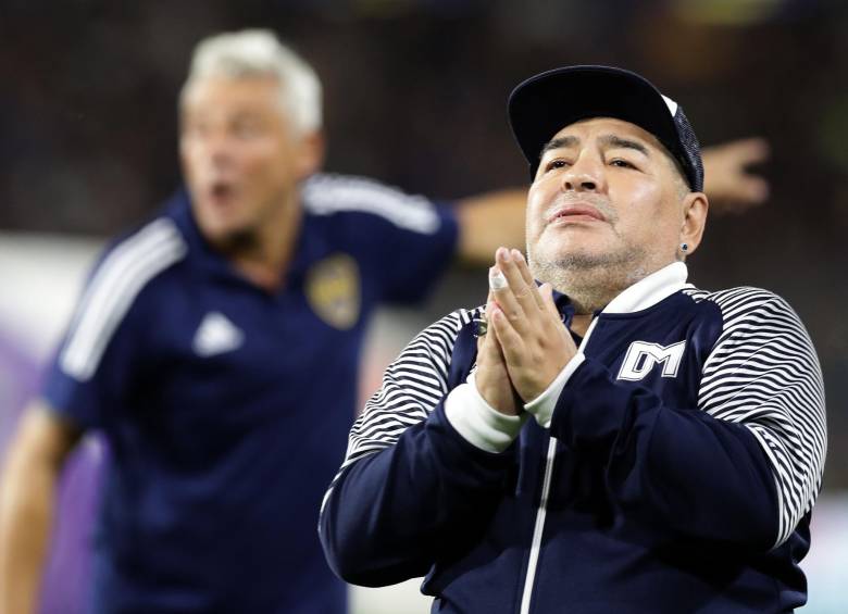 Maradona en una fotografía de marzo de este año dirigiendo al Gimnasia. Foto archivo AFP 