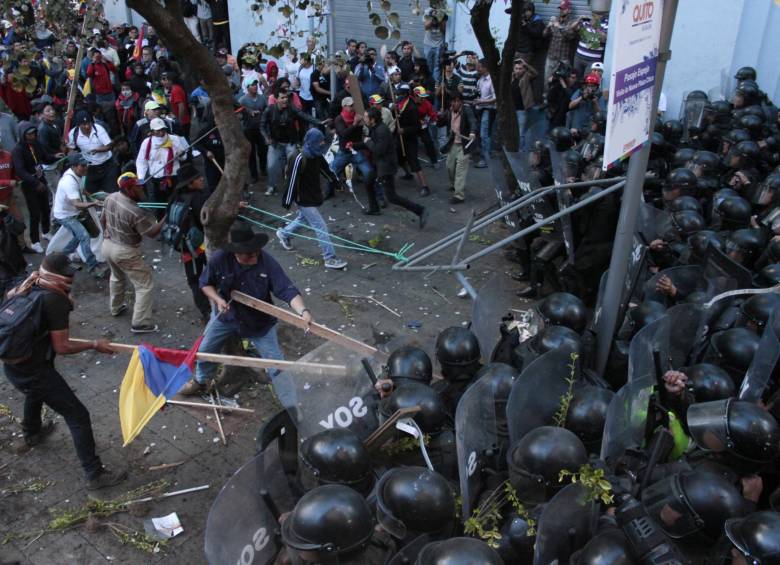 Se mantiene activa protesta contra Rafael Correa en Ecuador