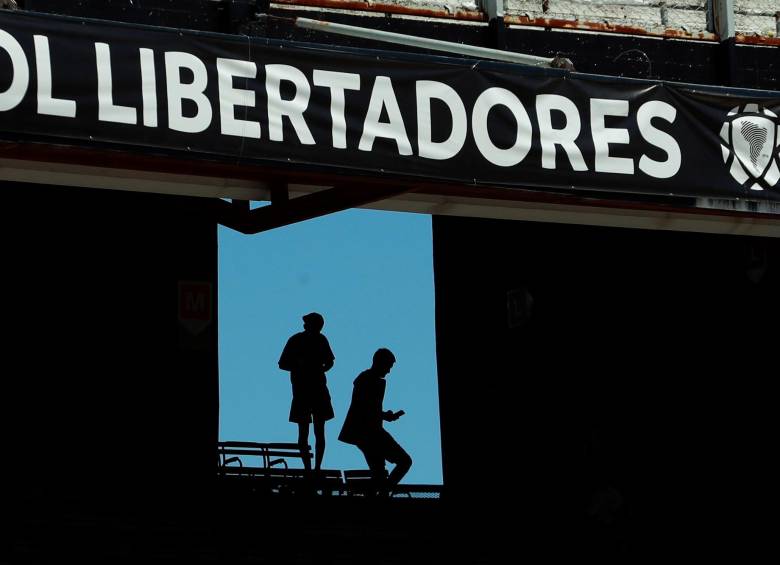 La expectativa continúa para saber si se jugará el duelo final de la Copa Libertadores. El panorama aún no aclara. FOTO EFE