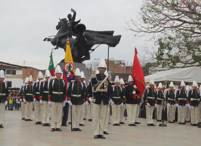 Autoridades nacionales rindieron homenaje a las gestas de José María Córdova, el héroe de Ayacucho. FOTO alcaldía de rionegro
