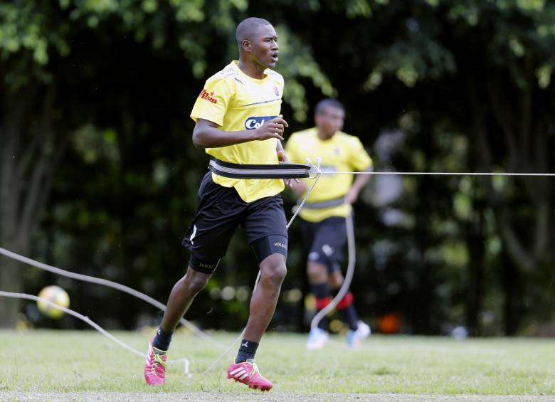 Elton Martins, jugador brasileño, figura entre los concentrados para la contienda de esta tarde en el estadio Atanasio Girardot. FOTO Jaime Pérez