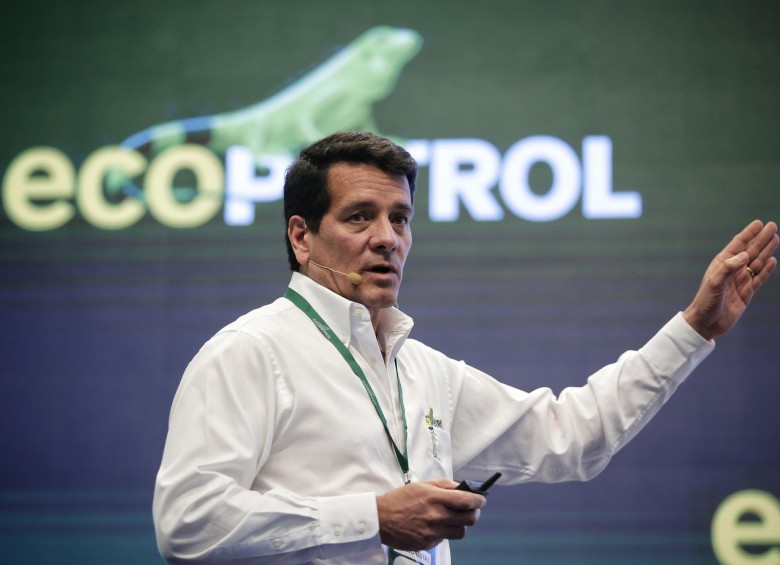 Felipe Bayón, presidente de Ecopetrol, dijo que con el plan dejarán de emitir 14 mil toneladas de CO2 en un año. FOTO Colprensa