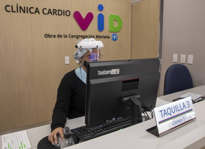 En Cardiovid se duplicaron esfuerzos para aumentar las camas UCI y se han realizado trasplantes de pulmón. Sin embargo preocupa que por temor al covid-19 la gente deje de consultar por otras patologías serias como temas cardiovasculares. FOTO Edwin bustamante