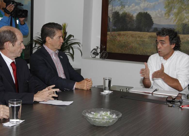 Luis Pérez señaló que el empalme se hará con prudencia y con el ánimo de que Antioquia no herede rencores. FOTO cortesía