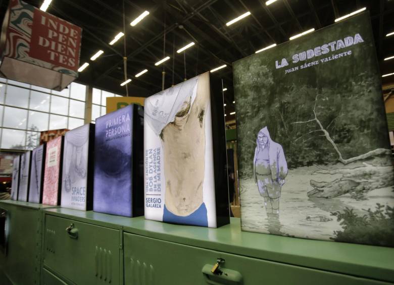 Por primera vez en la Feria Internacional del Libro de Bogotá las editoriales independientes tienen su espacio. FOTO colprensa