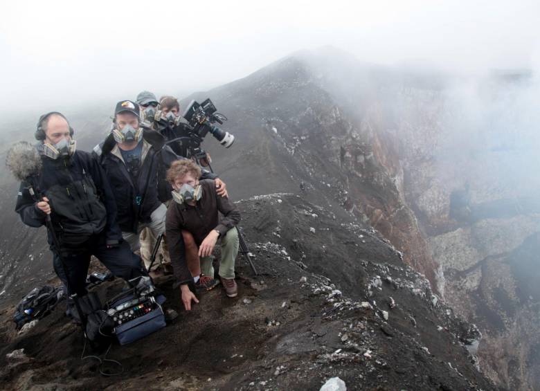 En Into the Inferno (Hacia el infierno), el equipo del director Werner Herzog y el vulcanólogo Clive Oppenheimer exploran míticos volcanes en Corea del Norte, Etiopía, Islandia y el archipiélago de Vanuatu. Foto: Netflix