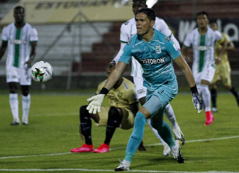 El portero tolimense Aldair Quintana tuvo una buena noche con Atlético Nacional ante Rionegro, y en la tanda de los penaltis se lució, atajando tres cobros de sus rivales. FOTO Dimayor