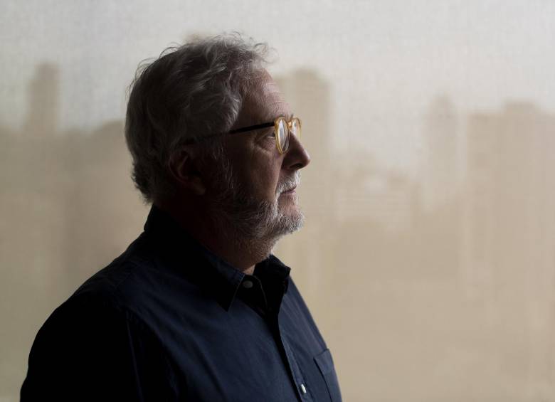 El escritor relata su cotidianidad, a veces con más frecuencia, otras menos. Ahí están momentos importantes, sus angustias, sus dificultades, su incapacidad de escribir, sus amores, sus libros. FOTO esteban vanegas