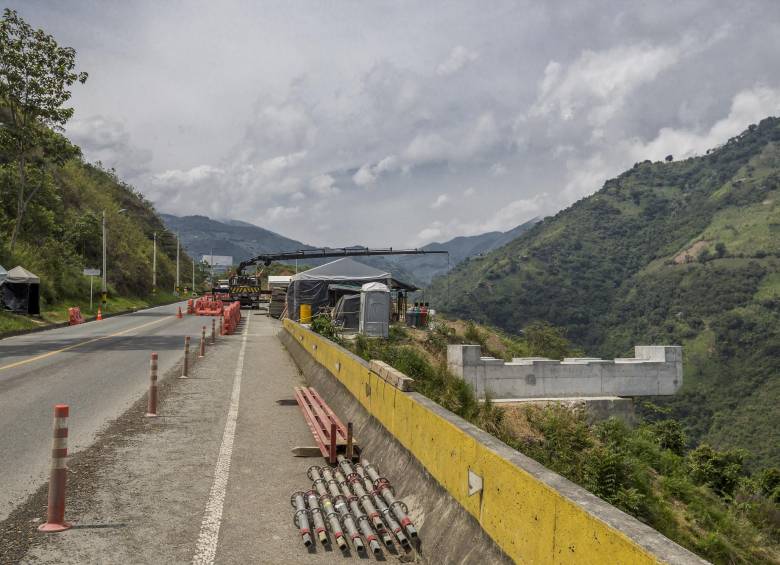 Avances en las obras de la Autopista al Mar 1 en el municipio de San Jerónimo, Antioquia. FOTO: ARCHIVO Santiago Mesa Rico.