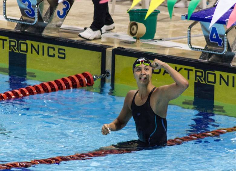 La vallecaucana Isabella Arcila es la nueva sirena colombiana. Está comprometida en sacar adelante su deporte. FOTO Colprensa