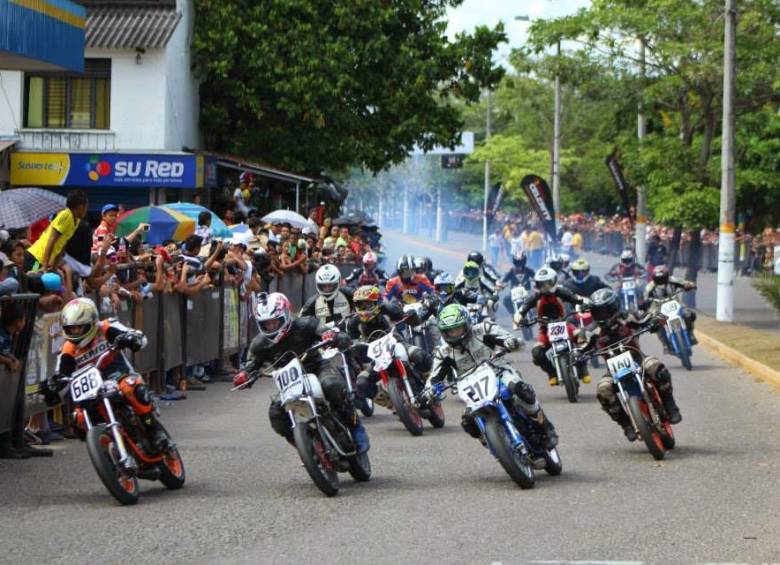 Las calles de Puerto Triunfo se han convertido en el mejor escenario para la motovelocidad. FOTO Cortesía Alcaldía 