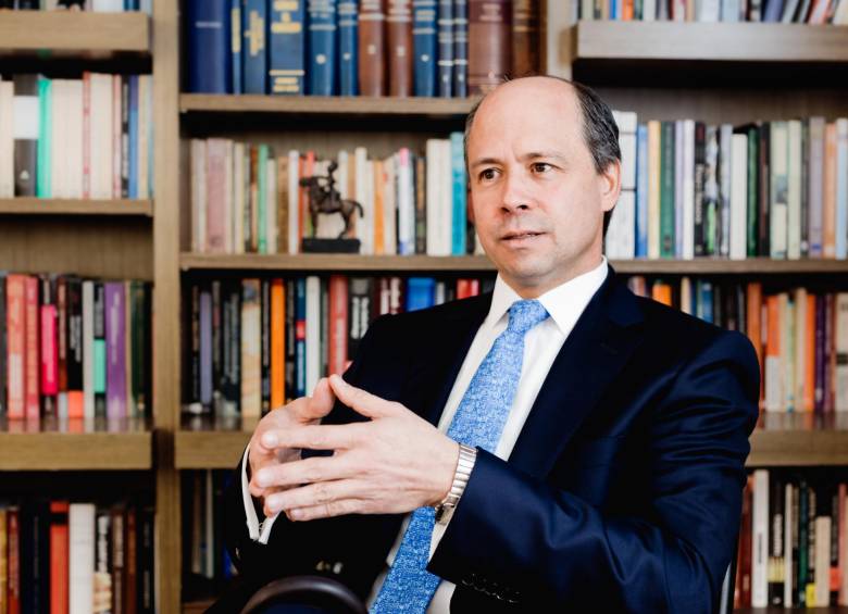 Francisco Lloreda, presidente de la agremiación, dijo que el momento retador toma a las compañías de la industria en un momento difícil por la guerra de precios de inicio de año. FOTO cortesía acp